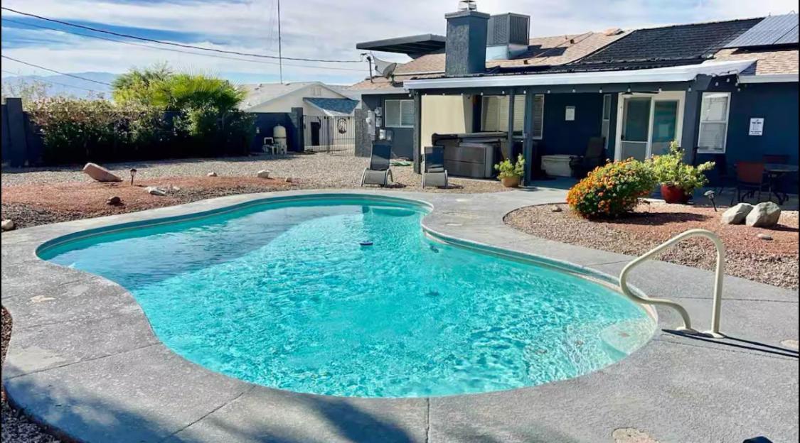 Spacious Getaway! Pool, Spa, Sleeps 9 Lake Havasu City Kültér fotó